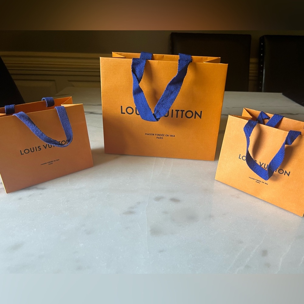 💫Authentic Louis Vuitton Gift Bags.